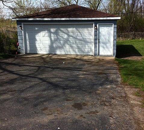 2nd image of 1616 Armory Pl