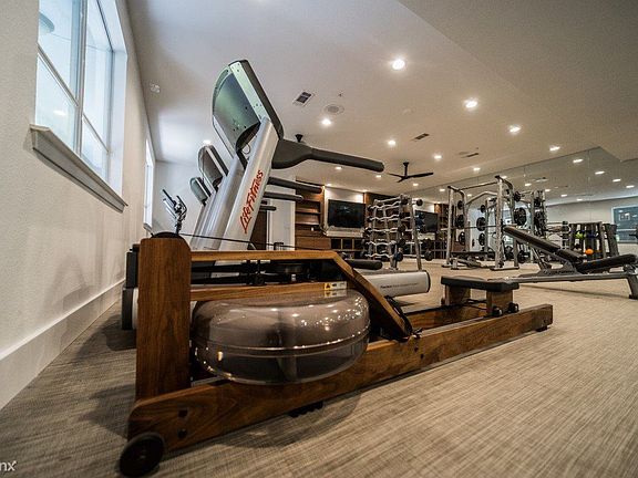 fitness-center-apartments-on-south-congress