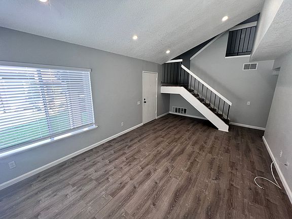 4th image of 24710 Sand Wedge Ln