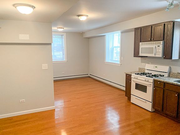 3rd image of 543 W Fullerton Pkwy #G