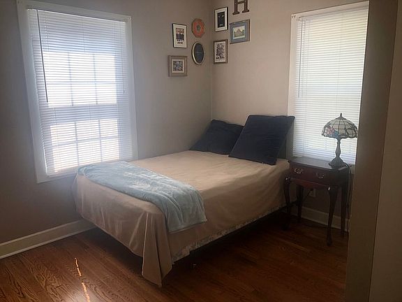 4th image of 6216 Ellis Ave