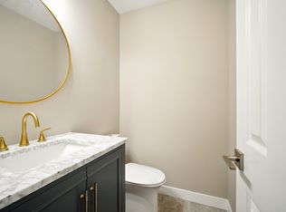 93 Bedford Rd, Mundelein, IL 60060