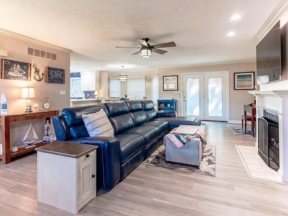 5th image of 10788 E English Ct