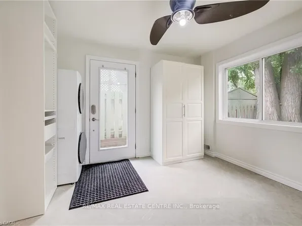 297 Country Hill Dr, Kitchener, ON