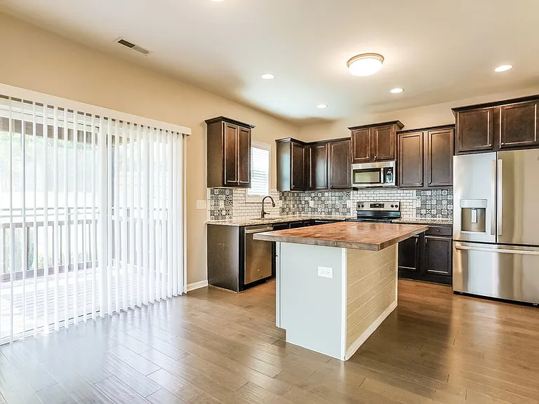 332 Chamberlain Dr — Photo 9