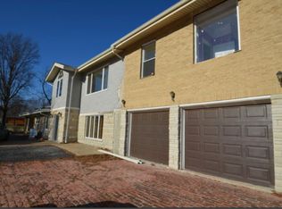 8620 W 92nd St, Hickory Hills, IL
