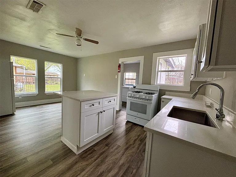 9710 Casa Loma Dr — Photo 4
