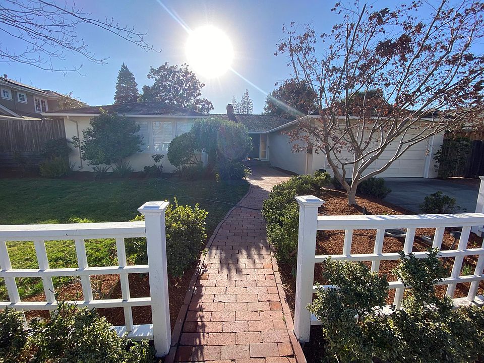 1st image of 898 Northampton Dr