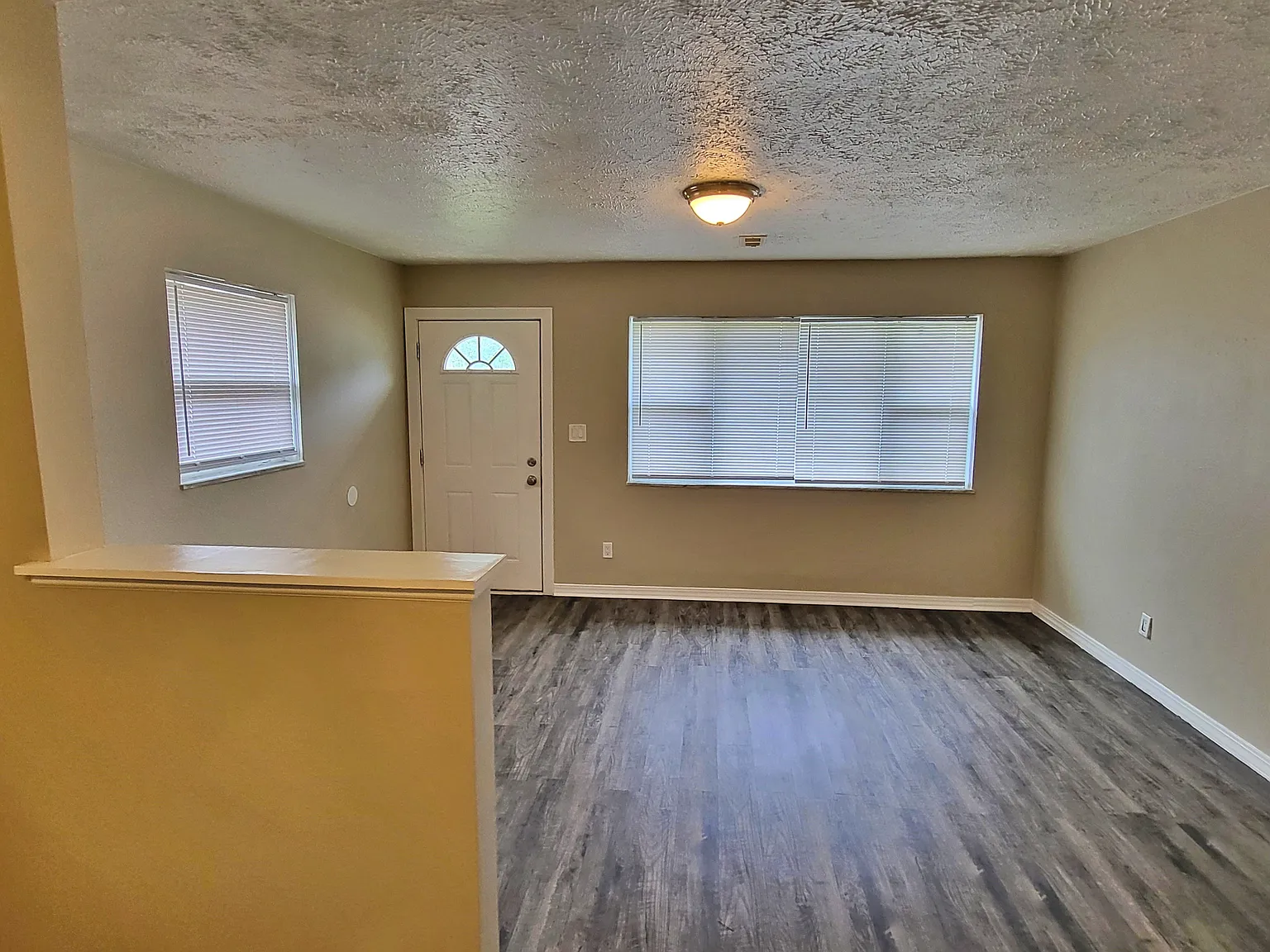 2 bed, 1.0 bath, 768 sqft, $950 — Photo 4