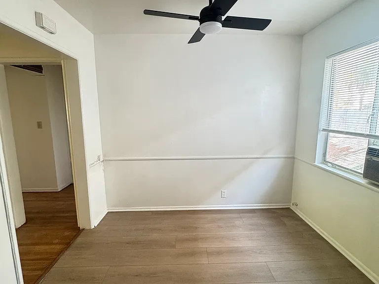 4730 Franklin Ave #7 — Photo 6