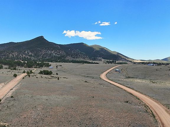 2nd image of 1372 Turner Gulch Road