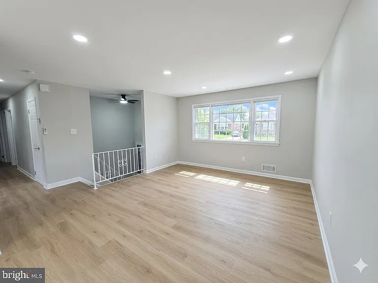 5001 Iroquois St — Photo 6