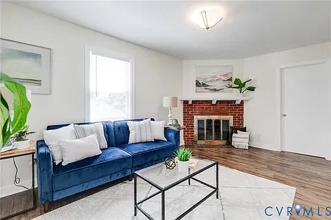 3 bed, 1433 sqft, $2,500 — Photo 2