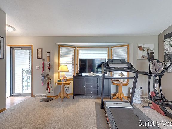 4th image of 2615 Leffingwell Ave NE #1