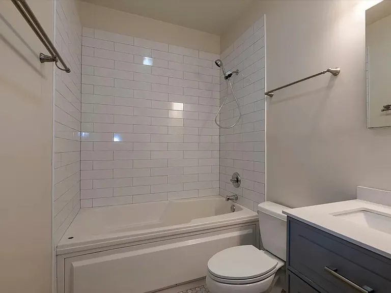 1156 W Grand Ave #2 — Photo 8