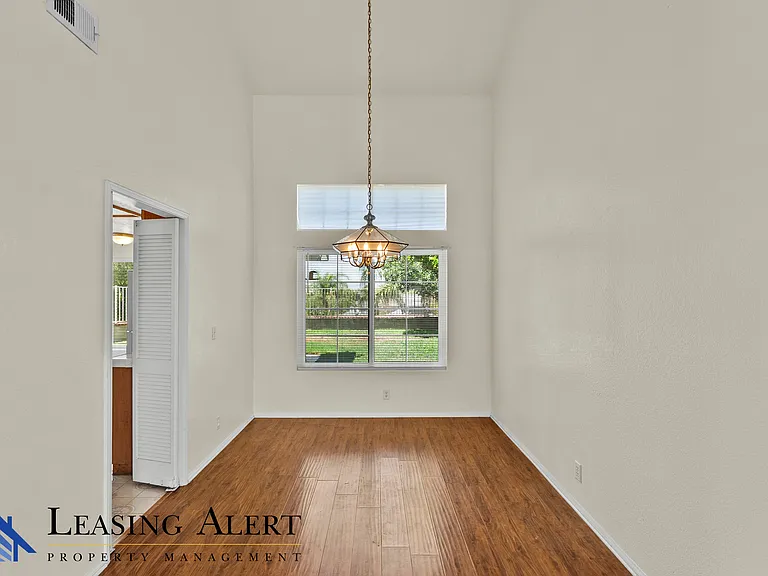 27653 Myrin Ct — Photo 3