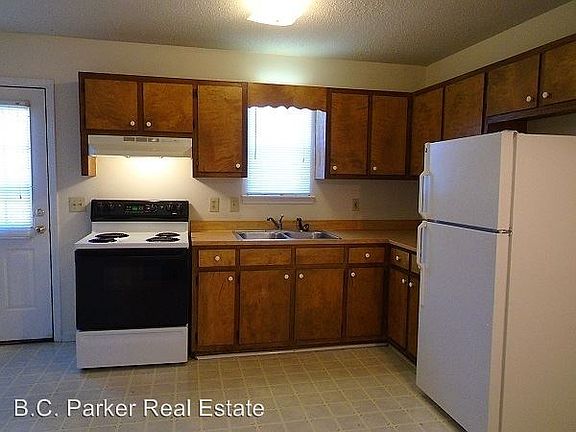 4th image of 610 Piedmont Way