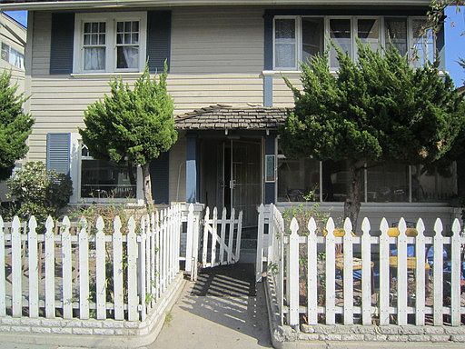 1st image of 622 Lime Ave #B