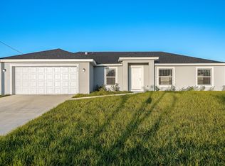 634 NE Juanita Pl, Cape Coral, FL 33909