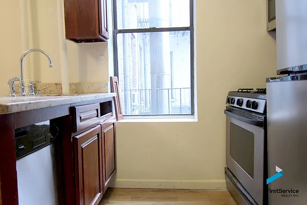 Rented by FirstService Realty (legacy) | media 25