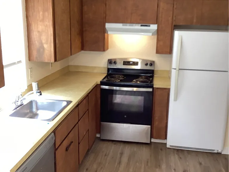 849 SE East Slope Rd #1 — Photo 5