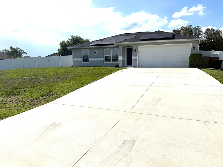Home located in a cul de sac
