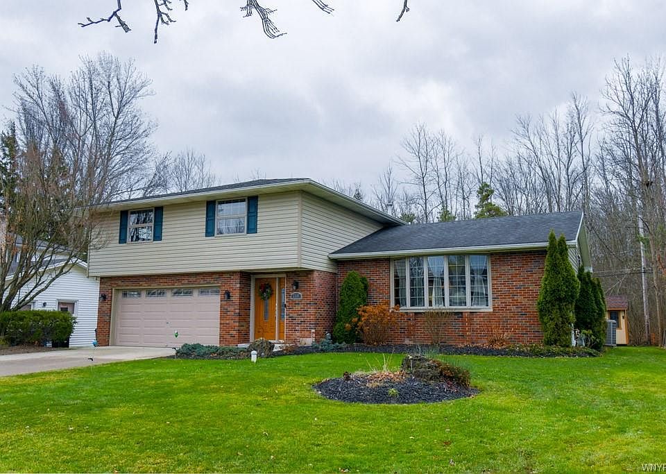 1st image of 238 Fareway Ln