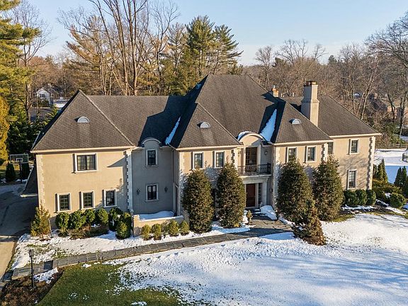 2nd image of 621 Great Springs Rd