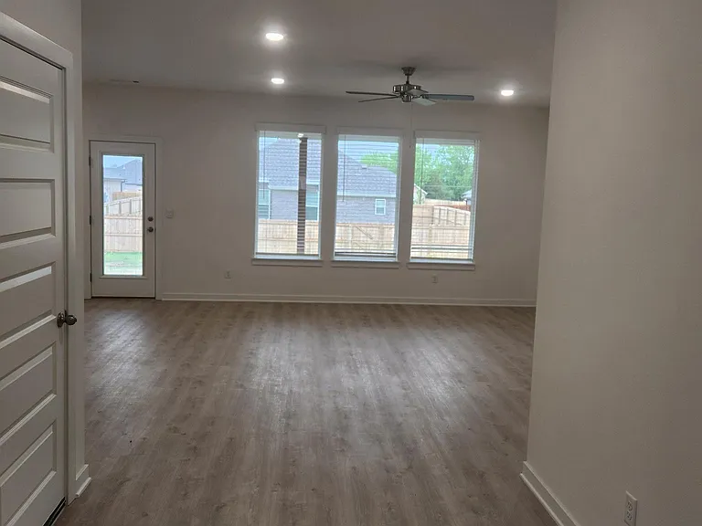 4008 Aryana Ave — Photo 6