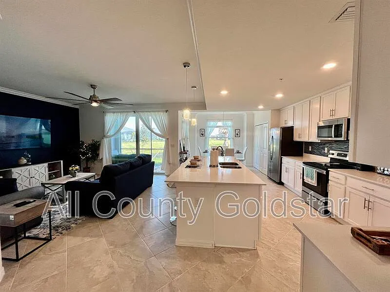 2 bed, 2.0 bath, 1366 sqft, $1,945 — Photo 4