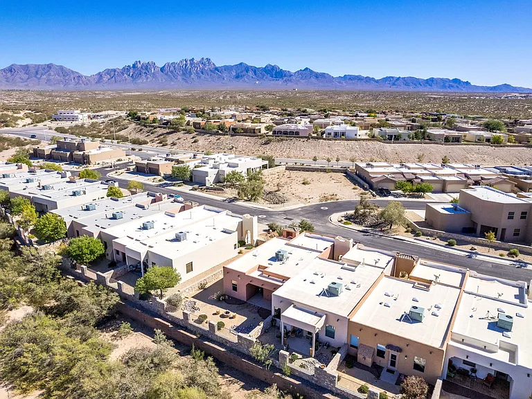 4405 Levante Dr — Photo 43