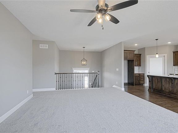 5th image of 1211 N Heartland Dr