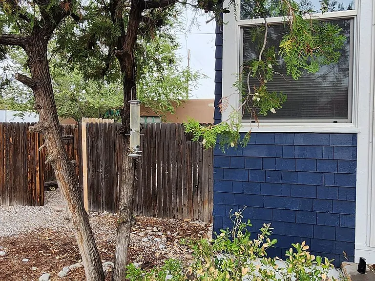 523 Iron Ave SW — Photo 2
