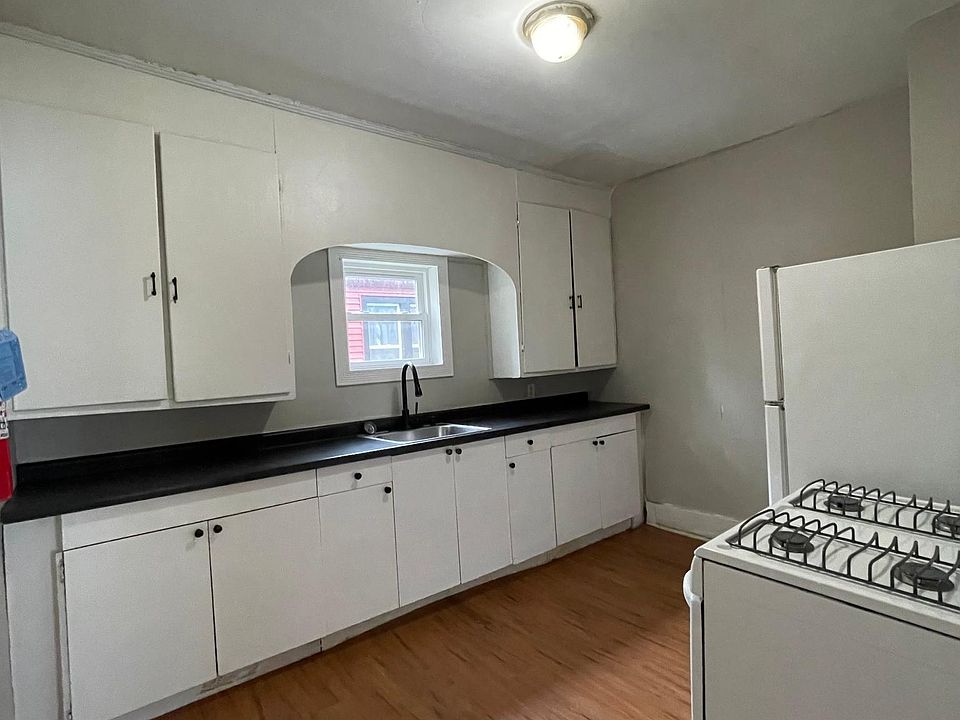 609 Trimble Ave 1, Kalamazoo, MI 49048 Zillow