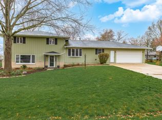 121 Olive St, Towanda, IL 61776