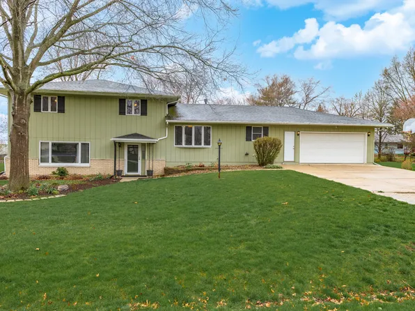 121 Olive St, Towanda, IL 61776