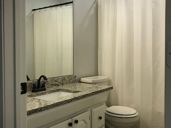 4th image of 10 Morpet Ln