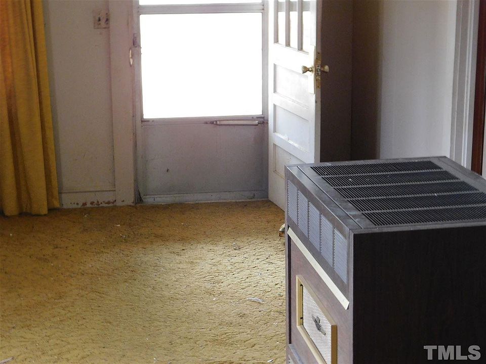2nd image of 122 Moody Loop Rd