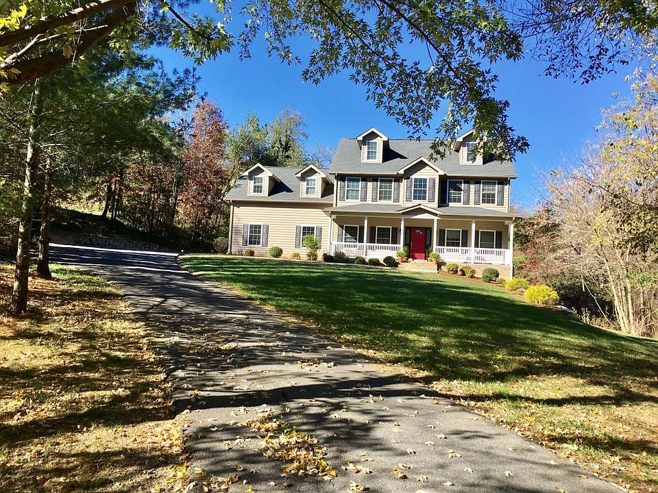 1st image of 409 Stonewall Cir