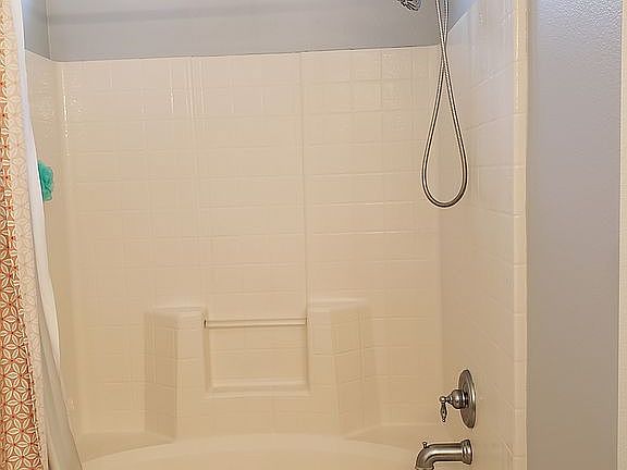 Master tub/shower