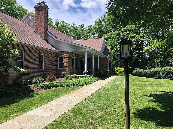 2nd image of 871 Kings Retreat Dr