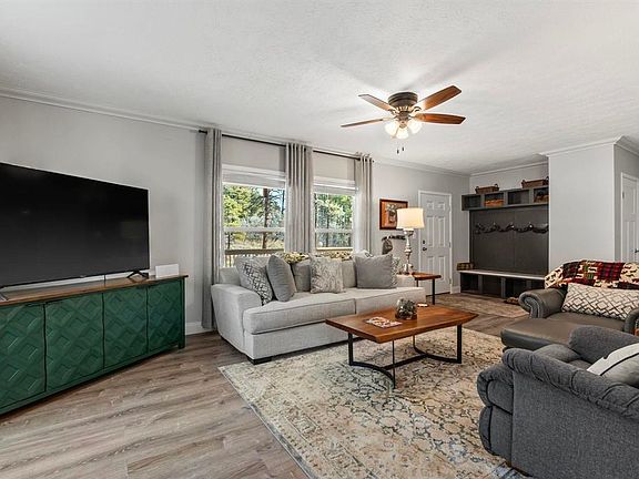 3rd image of 808 Pine Valley Road