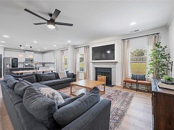 2nd image of 1474 Ronald Reagan Ln