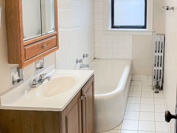 4th image of 1606 W Sunnyside Ave APT 3N