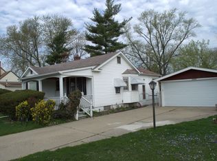 29208 Cambridge St, Garden City, MI 48135