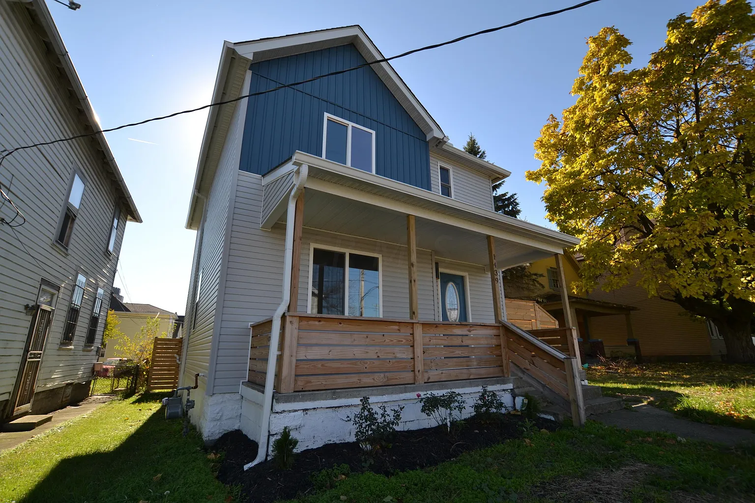 1439 Mount Vernon Ave photo 1