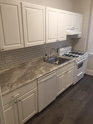 Rented by CENTURY 21 Sunny Gardens Realty, Inc. | media 9