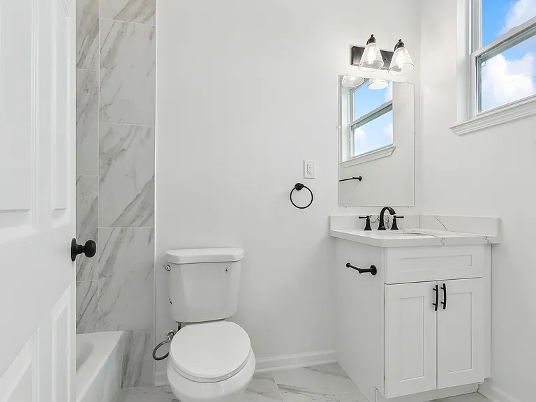 1504-06 Touro St — Photo 13