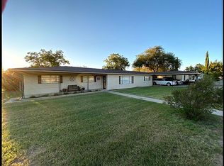 110 SW 11th St, Seminole, TX 79360