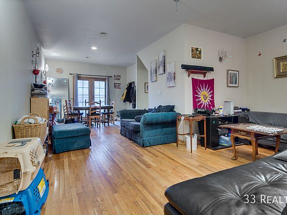 4th image of 1316 N Rockwell St #1